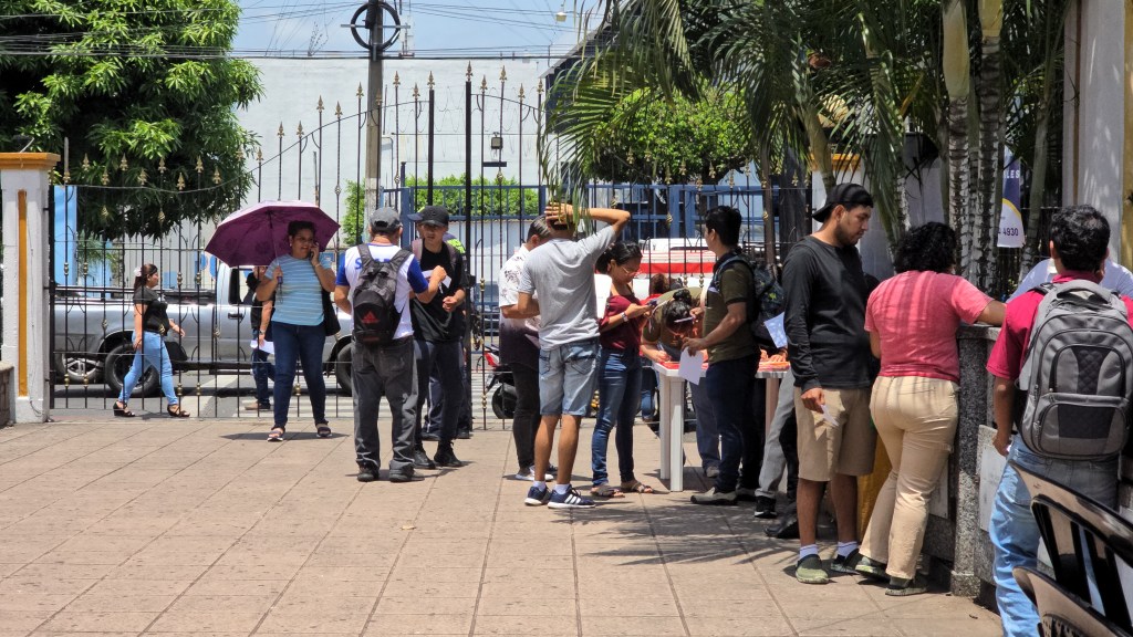 Salario mínimo en Guatemala: entre el alivio económico y el riesgo para el&nbsp;empleo